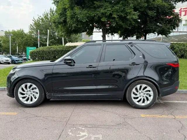 Land Rover Discovery 2021 Model 300PS S — Фото автомобиля 3
