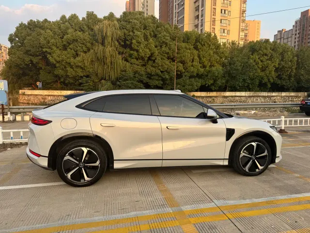BYD Song L EV — Фото автомобиля 7
