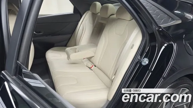 Hyundai AVANTE Новый Avante (CN7) — Фото автомобиля 12