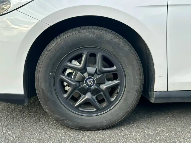 BYD Qin PLUS — Фото автомобиля 10