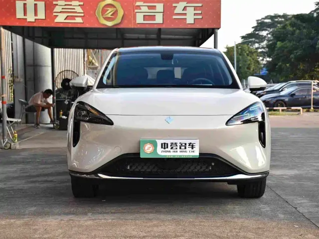 Baojun E6 — Фото автомобиля 3