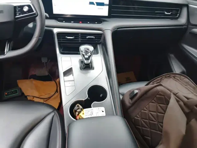 Roewe RX5 — Фото автомобиля 13