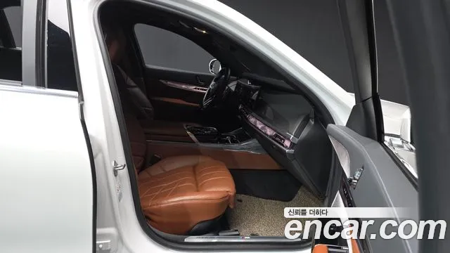 BMW 7 Series G70 — Фото автомобиля 11