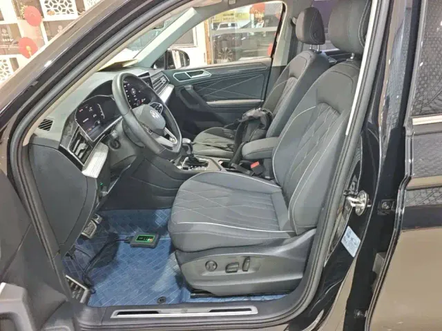 Volkswagen Tiguan L — Фото автомобиля 14