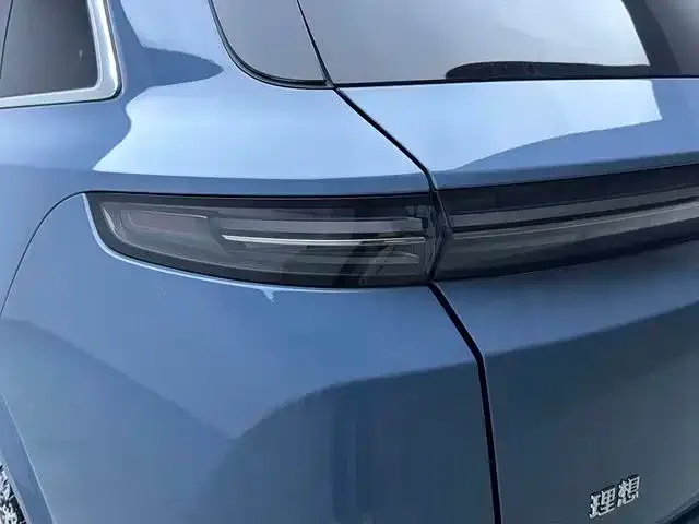 Li Auto L7 — Фото автомобиля 18