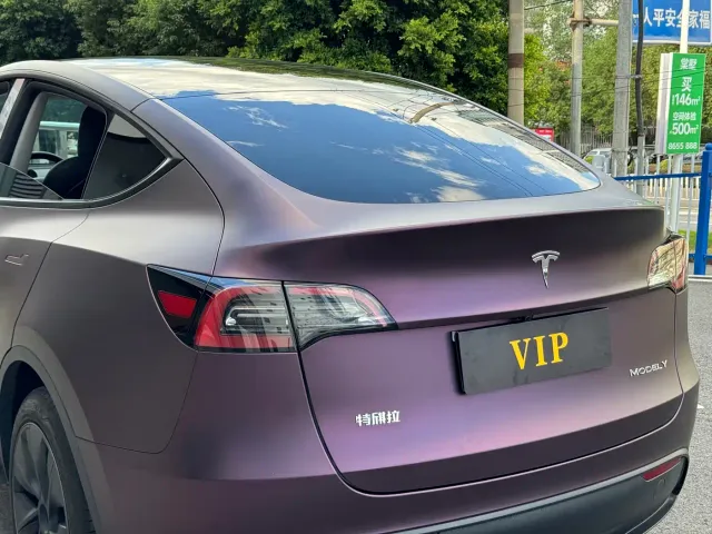 Tesla Model Y — Фото автомобиля 13