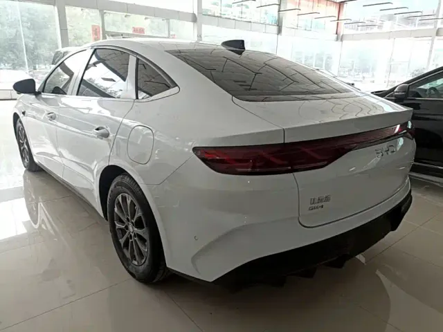 BYD Qin L — Фото автомобиля 4
