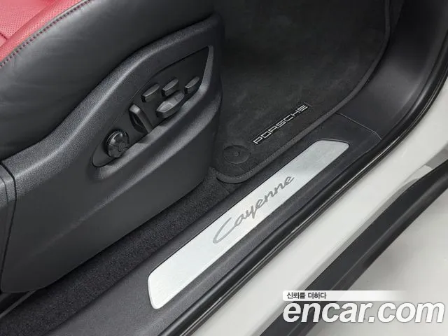 Porsche Cayenne — Фото автомобиля 15