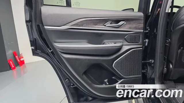 Jeep Cherokee Grand Cherokee(WL) 3.6 Limited — Фото автомобиля 25