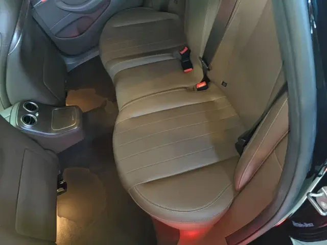 Mercedes-Benz E-Class — Фото автомобиля 16