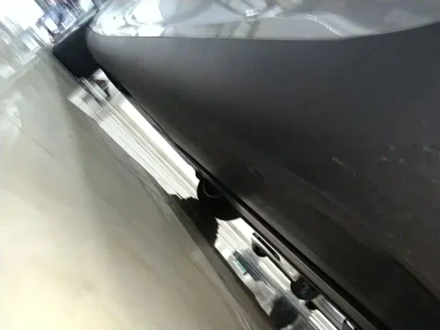 Tesla Model Y L — Фото автомобиля 21