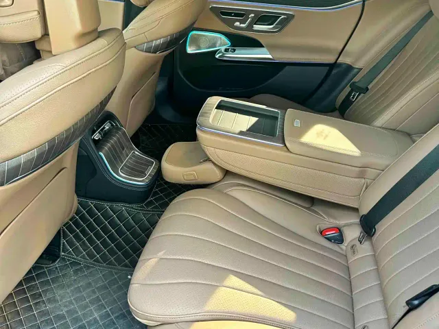 Mercedes-Benz E-Class — Фото автомобиля 5