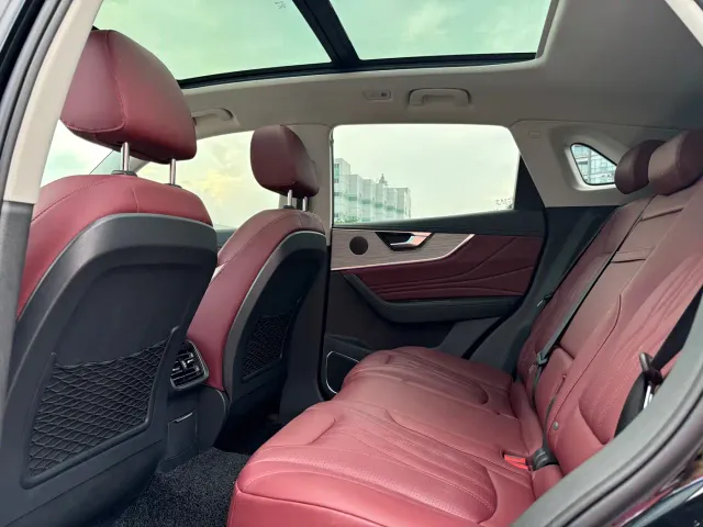 Hongqi HS5 — Фото автомобиля 12