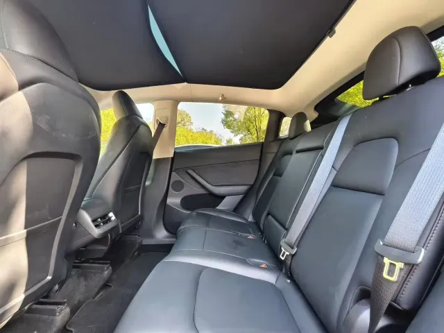 Tesla Model Y — Фото автомобиля 6