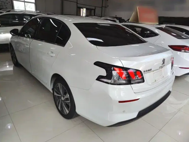 Peugeot 408 — Фото автомобиля 4