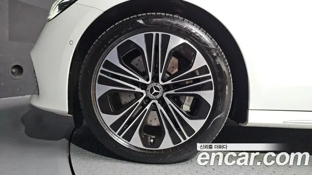 Mercedes-Benz E-Class W214 — Фото автомобиля 5