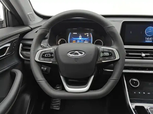 Chery Tiggo 8 — Фото автомобиля 15