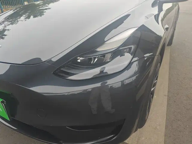 Tesla Model Y — Фото автомобиля 23