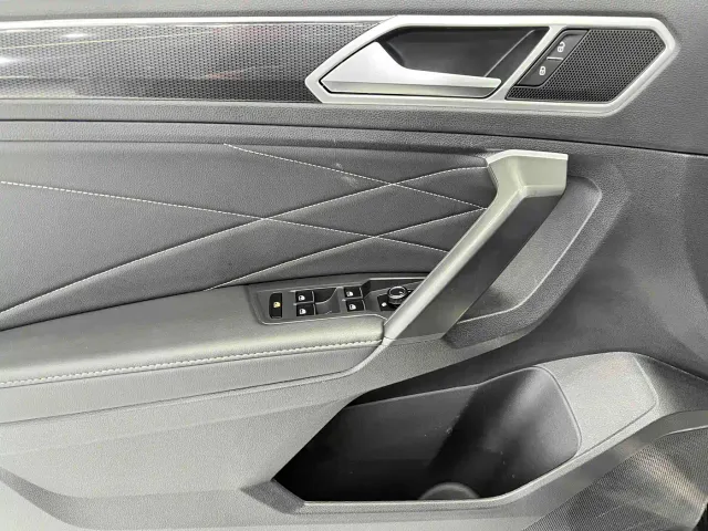 Volkswagen Tiguan L — Фото автомобиля 7