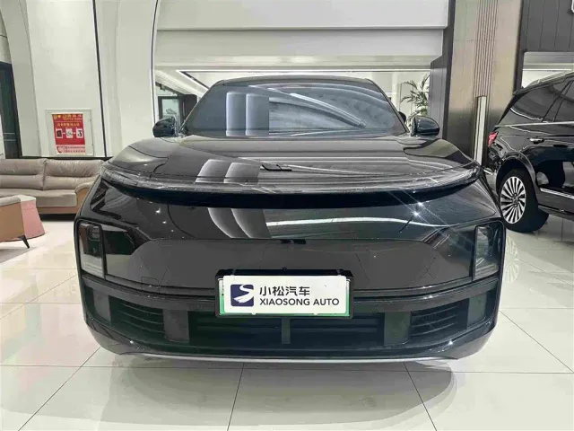 Li Auto L8 — Фото автомобиля 2