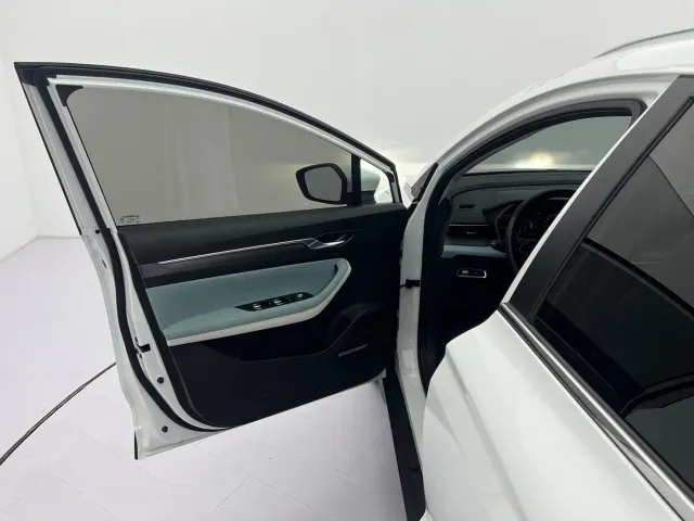 Geely Emgrand S — Фото автомобиля 21