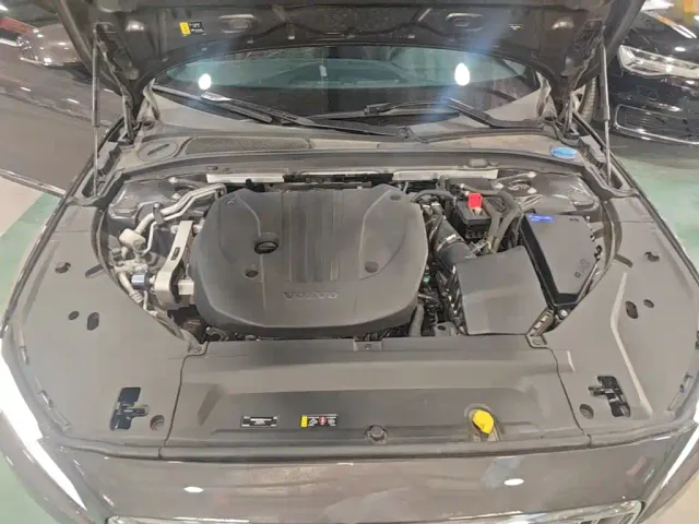 Volvo S90 — Фото автомобиля 19