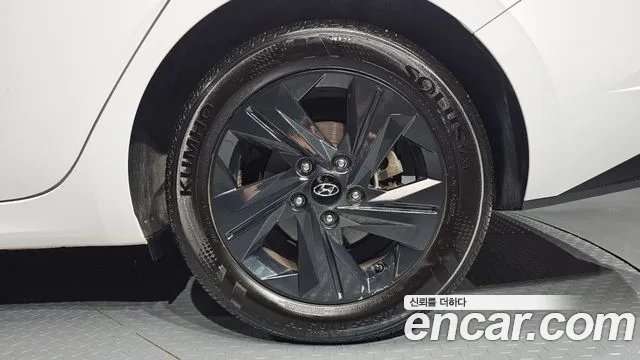 Hyundai Avante CN7 — Фото автомобиля 21