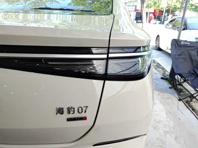 BYD Seal 07 DM-i — Фото автомобиля 7