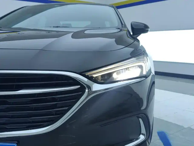 Buick LaCrosse — Фото автомобиля 5