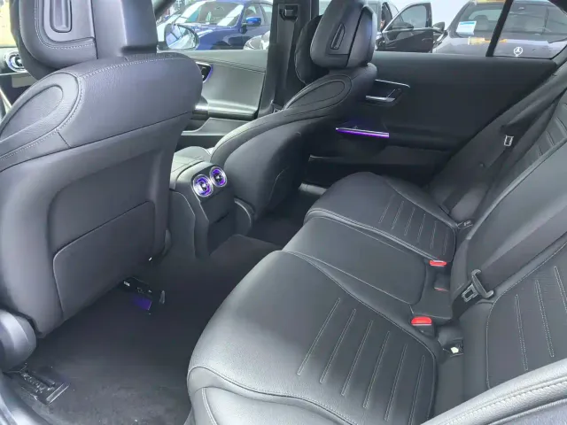Mercedes-Benz C-Class — Фото автомобиля 10