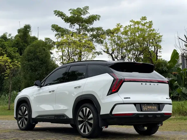 Geely Boyue L — Фото автомобиля 4