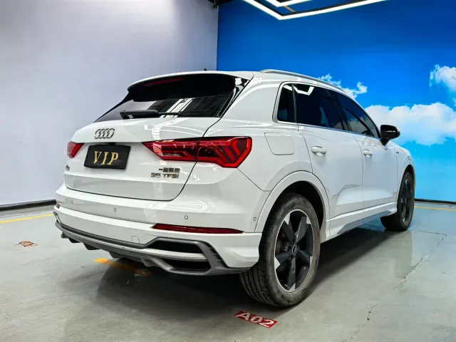 Audi Q3 — Фото автомобиля 4