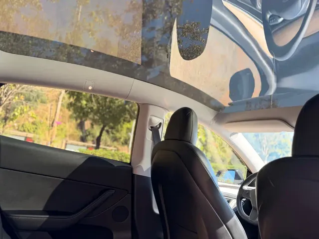 Tesla Model Y — Фото автомобиля 20