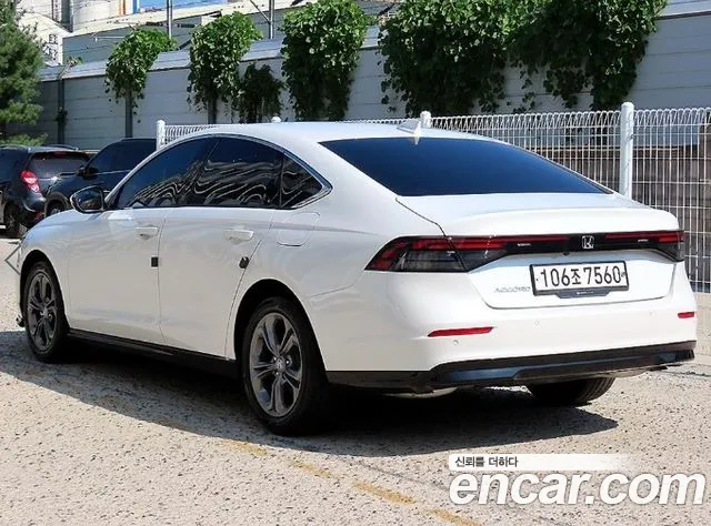 Honda Accord Generation 11 — Фото автомобиля 3
