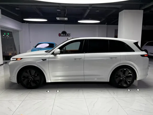 Li Auto L7 — Фото автомобиля 2