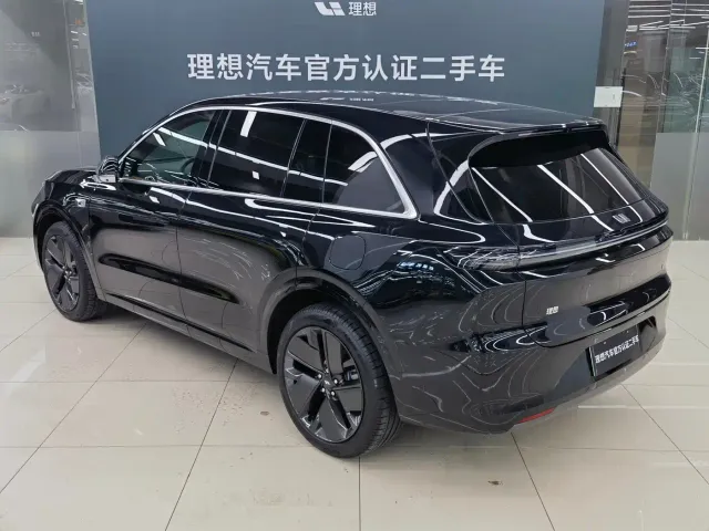 Li Auto L6 — Фото автомобиля 13
