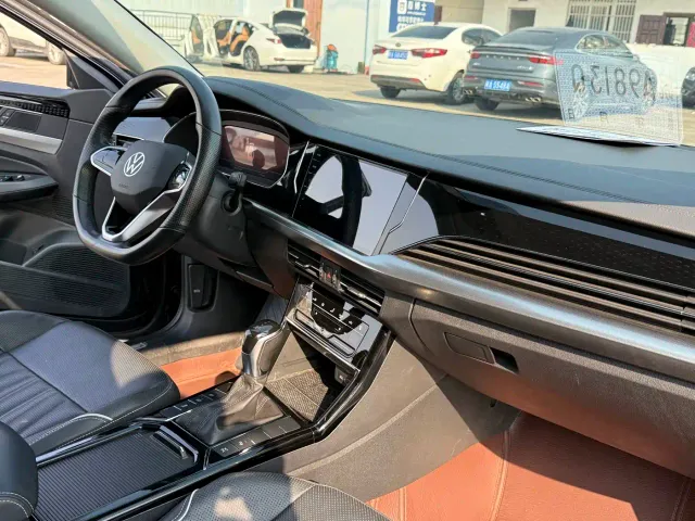 Volkswagen Passat — Фото автомобиля 10