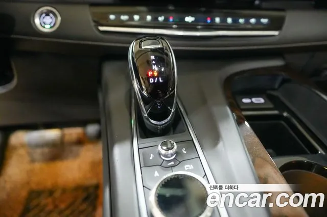 Cadillac Escalade — Фото автомобиля 11