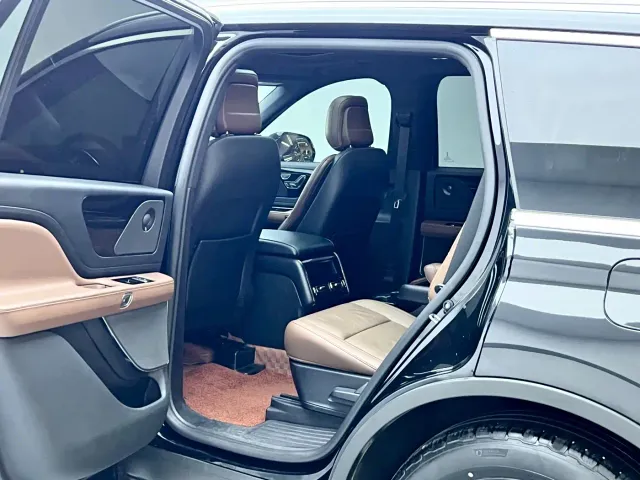 Lincoln Aviator — Фото автомобиля 9
