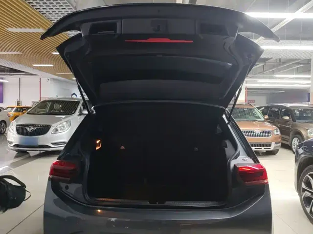 Volkswagen ID.3 — Фото автомобиля 18