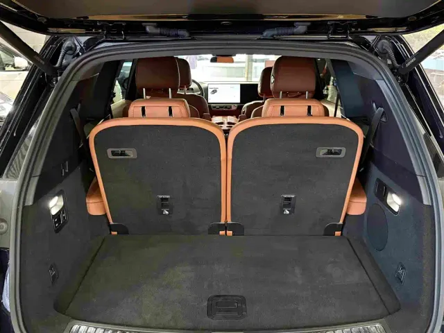 Li Auto L8 — Фото автомобиля 8