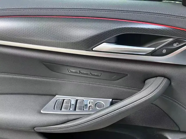 BMW 5 Series — Фото автомобиля 5