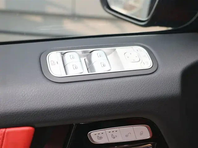 Mercedes-Benz G-Class — Фото автомобиля 12
