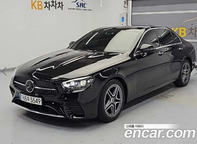 Фотография автомобиля — Mercedes-Benz E-Class