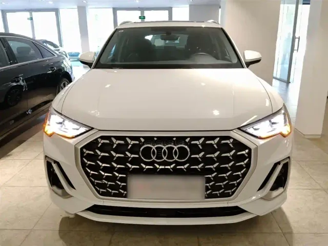 Audi Q3 — Фото автомобиля 2