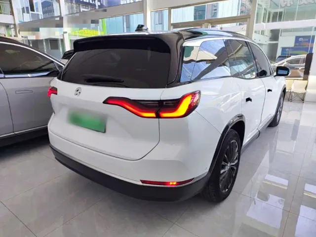 Nio ES8 — Фото автомобиля 6