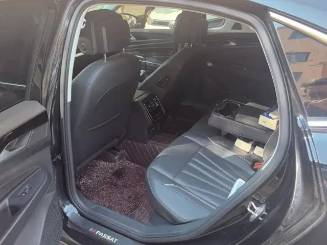 Volkswagen Passat — Фото автомобиля 11
