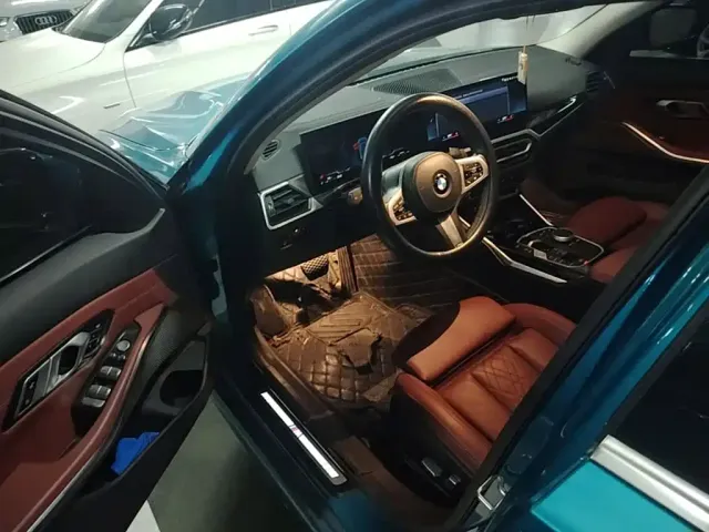 BMW BMW 3 Series 2023 320Li M Sport Package — Фото автомобиля 12