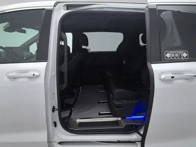 Toyota Sienna — Фото автомобиля 15