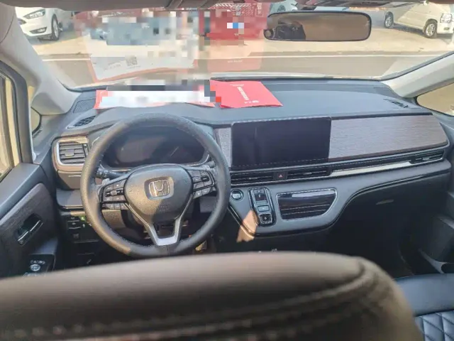 Honda Odyssey 2024 2.0L e:HEV Sharp·Comfort Edition — Фото автомобиля 9